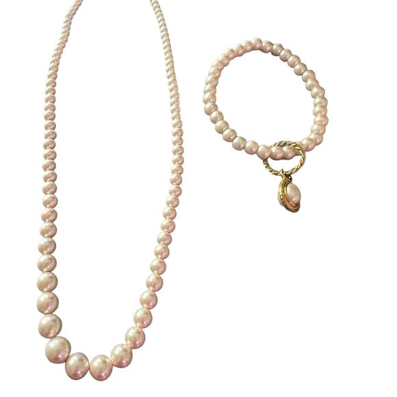 Pearl Necklace & Stretch Pendant Bracelet - Picture 1 of 7